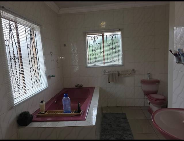 3 BEDROOM HOUSE FOR SALE IN FLORA PARK